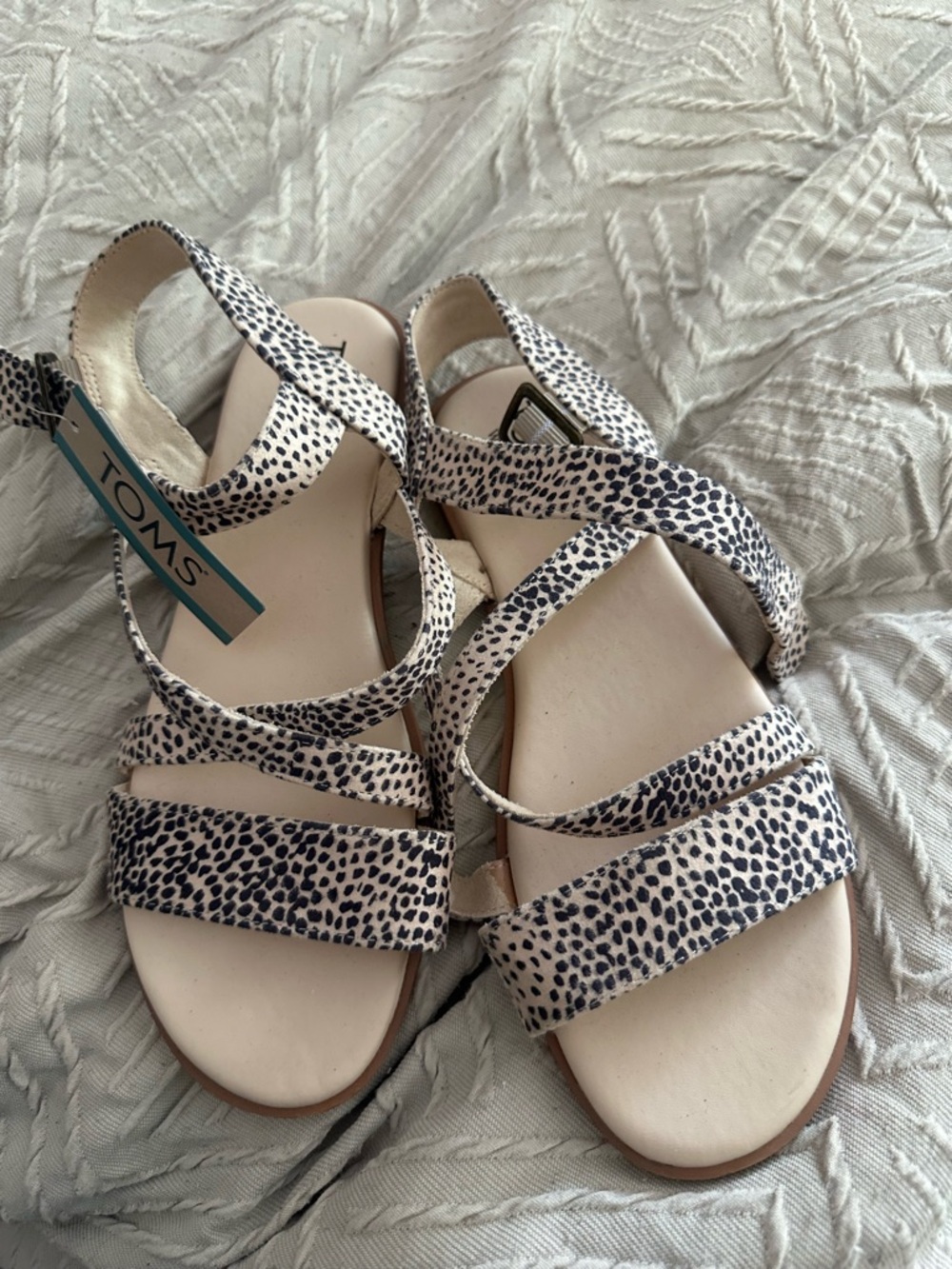 TOMS sandles nwt size 8